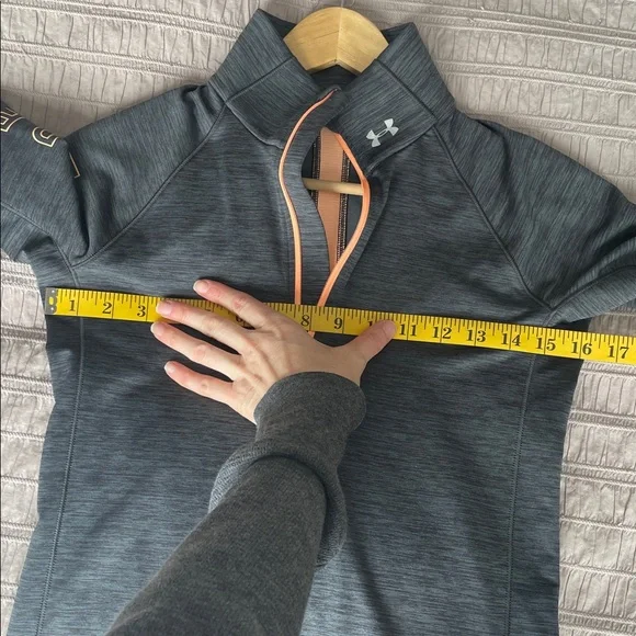 Women’s Under Armour Charcoal Quarter-Zip Top small - Picture 4 of 4